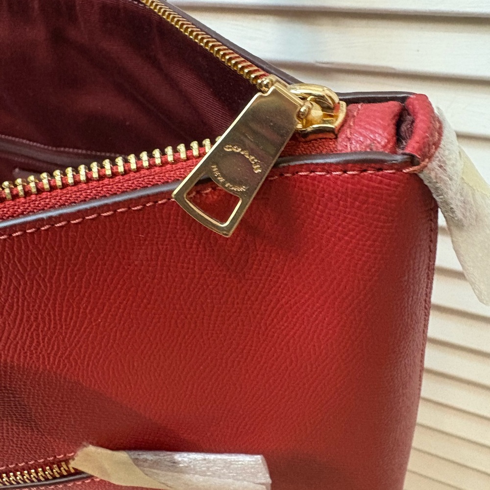 Authentic Coach Gallery Tote Red Apple Leather – NWT Style 79608 - Picture 6 of 8